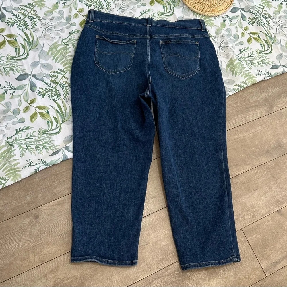Lee Plus Women’s Relaxed Fit Tapered Leg High Rise Denim Blue Jeans 20W Medium